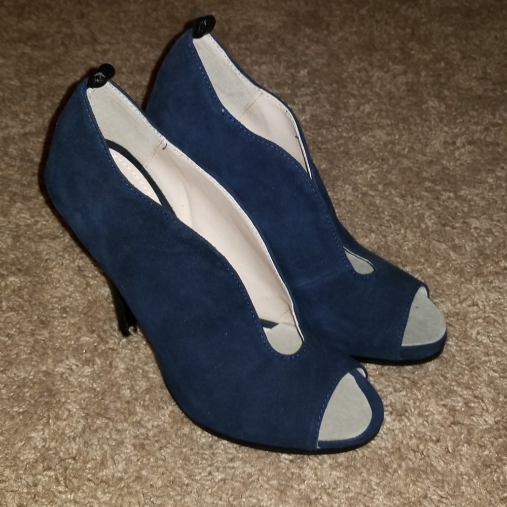Brand New VS Heels